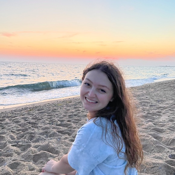 Meet your Posher, Caitlyn - Picture 1 of 1